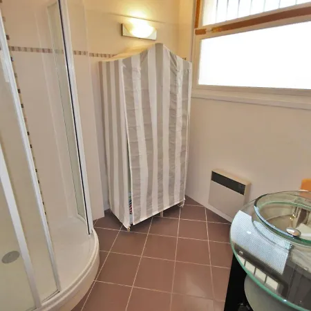 Apartment Centre-ville : Plages Et Commerces A Pied, Balcon, Parking Gratuit - Fr-1-550-7