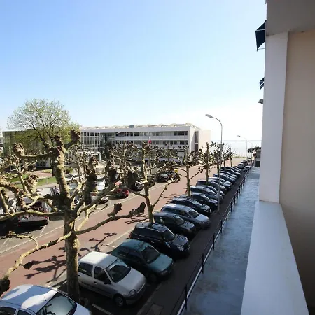 Centre-ville : Plages Et Commerces A Pied, Balcon, Parking Gratuit - Fr-1-550-7 Apartment